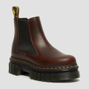 NWT Dr. Marten’s Audrick Chelsea Boot